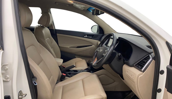 2018 Hyundai Tucson 2WD AT GL DIESEL
, Diesel, Automatic, 1,44,084 km, Right Side Front Door Cabin