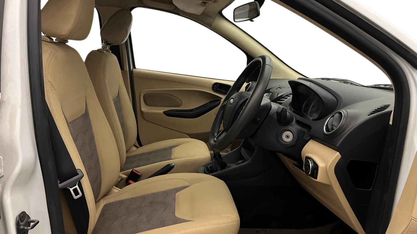 2018 Ford Figo Aspire TITANIUM 1.2 PETROL, Petrol, Manual, 31,645 km, Right Side Front Door Cabin