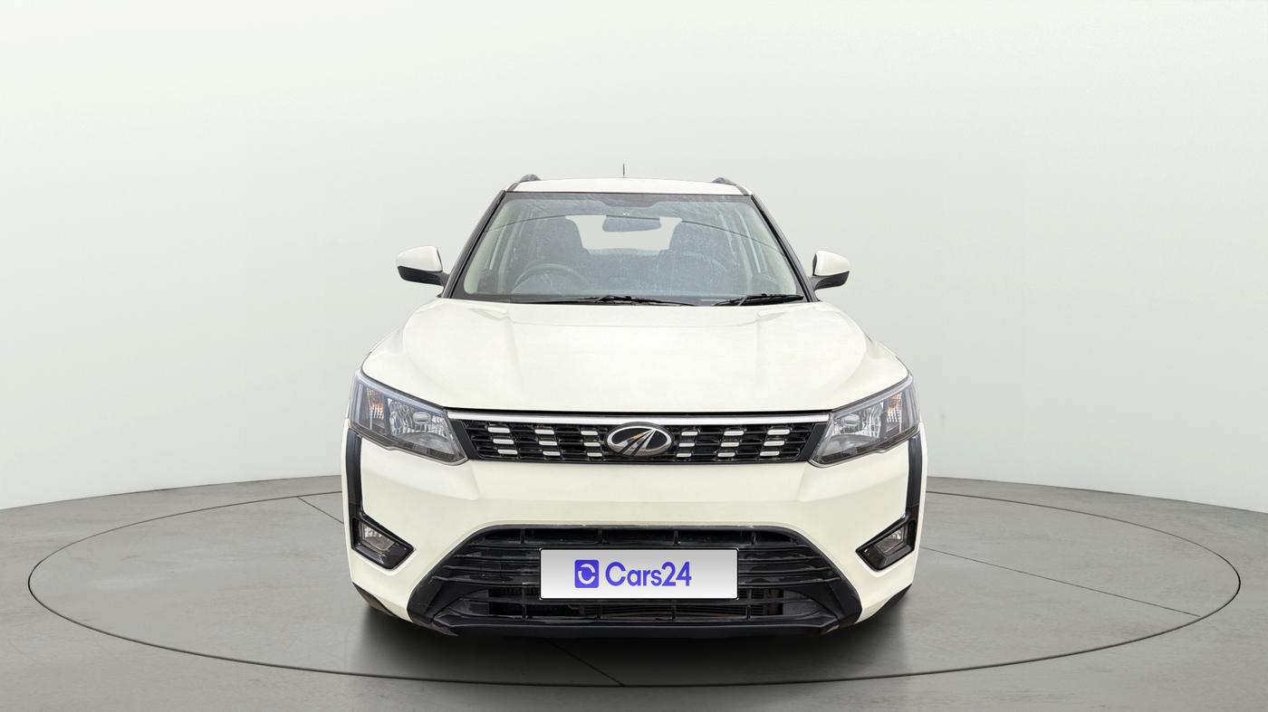2022 Mahindra XUV300 W6 1.2 PETROL AMT, Petrol, Automatic, 1,14,527 km, Front