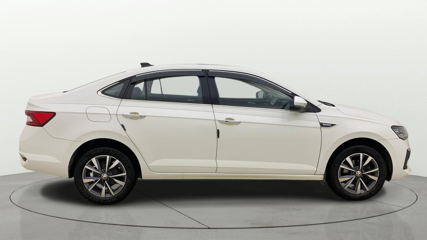 2024 Skoda SLAVIA STYLE 1.0L TSI AT, Petrol, Automatic, 26,163 km, Right Side View
