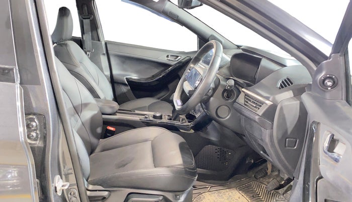 2024 Tata NEXON FEARLESS + SUNROOF DUAL TONE 1.2 PETROL, Petrol, Manual, 4,075 km, Right Side Front Door Cabin