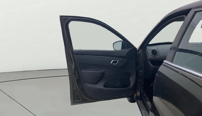 2019 Renault Kwid RXT 1.0 (O), Petrol, Manual, 62,733 km, LHS Front Door