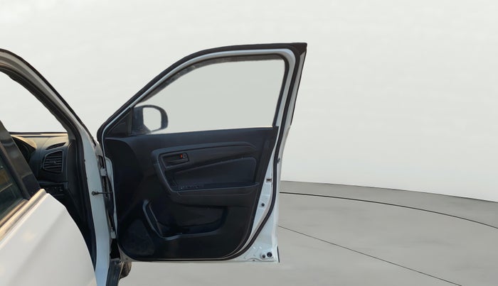 2022 Maruti Vitara Brezza LXI, Petrol, Manual, 56,114 km, RHS Front Door