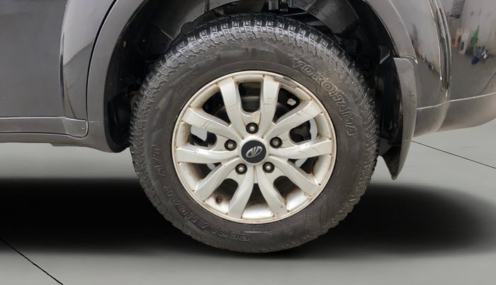 2017 Mahindra XUV500 W10, Diesel, Manual, 65,122 km, Left Rear Wheel