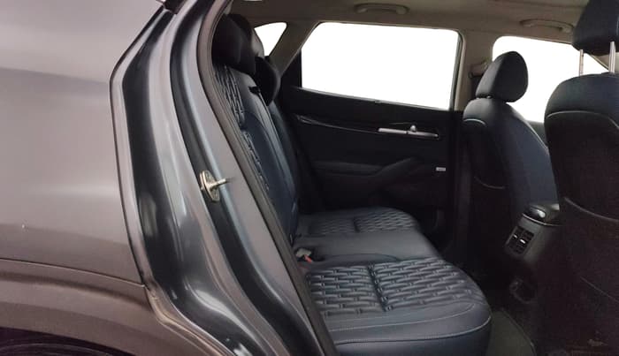2022 KIA SELTOS X LINE 1.5 DIESEL AT, Diesel, Automatic, 70,187 km, Right Side Rear Door Cabin