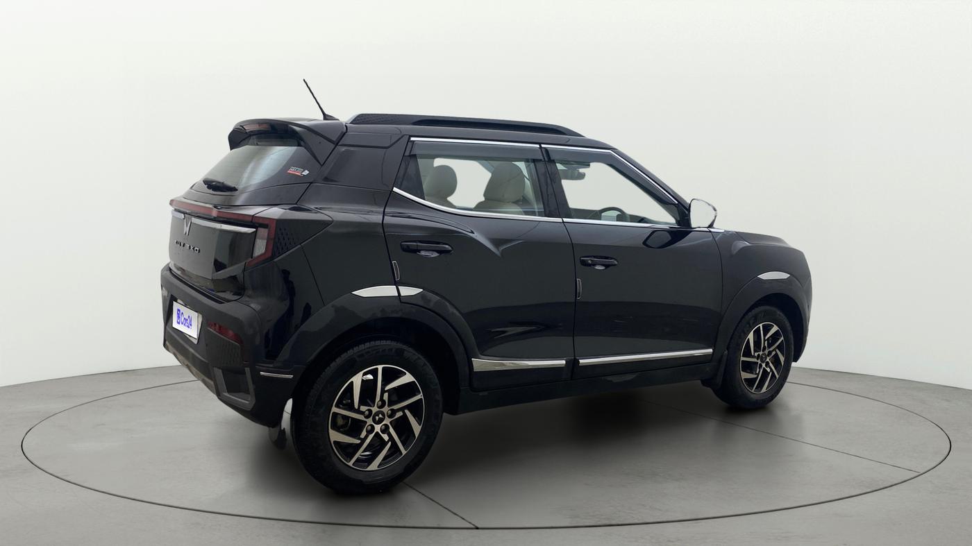 2025 Mahindra XUV 3XO AX5 1.2 L TCMPFI AT, Petrol, Automatic, 13,681 km, Right Back Diagonal