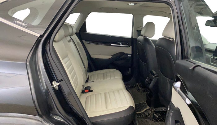 2019 KIA SELTOS GTX PLUS 1.4 PETROL DCT DUAL TONE, Petrol, Automatic, 46,512 km, Right Side Rear Door Cabin