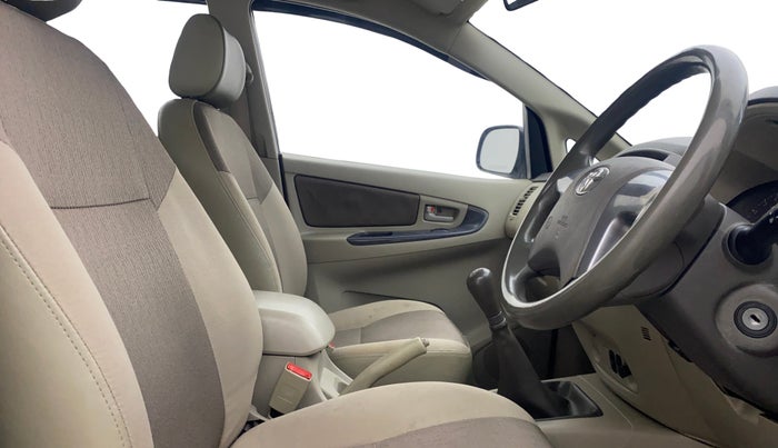 2014 Toyota Innova 2.5 GX 8 STR, Diesel, Manual, 1,07,663 km, Right Side Front Door Cabin