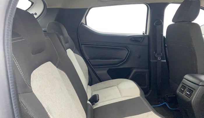 2021 Renault Kiger RXL AMT, Petrol, Automatic, 36,785 km, Right Side Rear Door Cabin