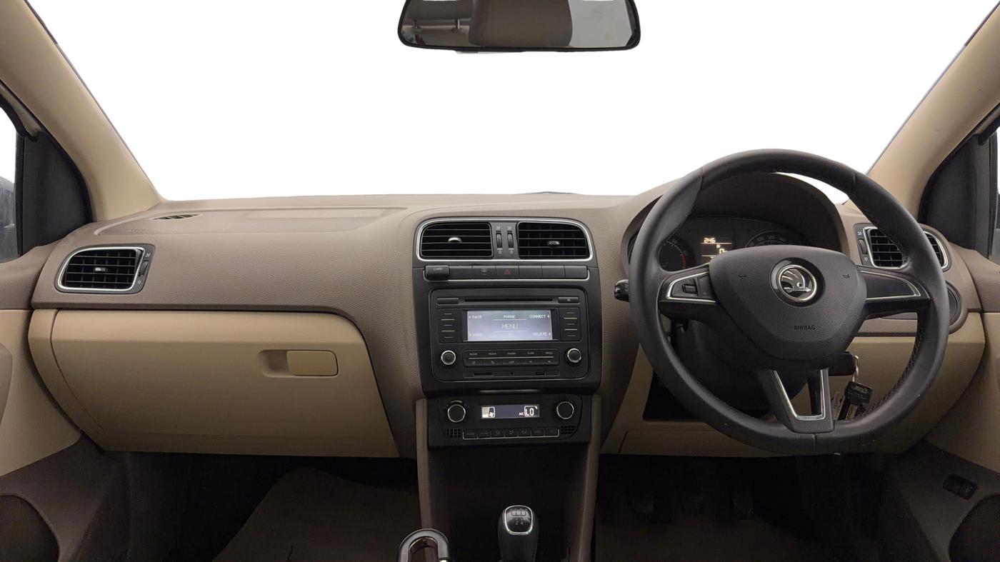 2015 Skoda Rapid 1.6 MPI ELEGANCE PLUS AT, Petrol, Automatic, 74,992 km, Dashboard