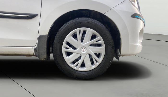 2014 Maruti Celerio VXI AMT, Petrol, Automatic, 1,01,423 km, Right Front Wheel