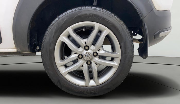 2021 Renault TRIBER RXZ, Petrol, Manual, 38,456 km, Left Rear Wheel