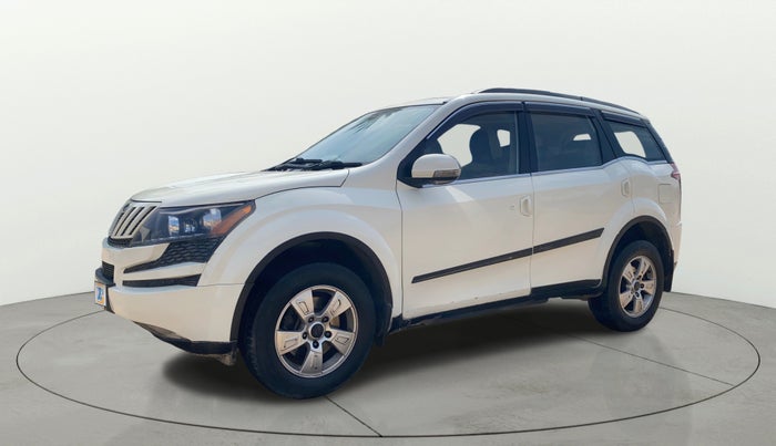 2015 Mahindra XUV500 W8, Diesel, Manual, 81,458 km, Left Front Diagonal