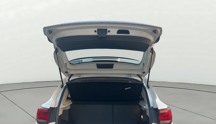 2022 MG ASTOR SUPER 1.5 MT, Petrol, Manual, 14,356 km, Boot Door Open