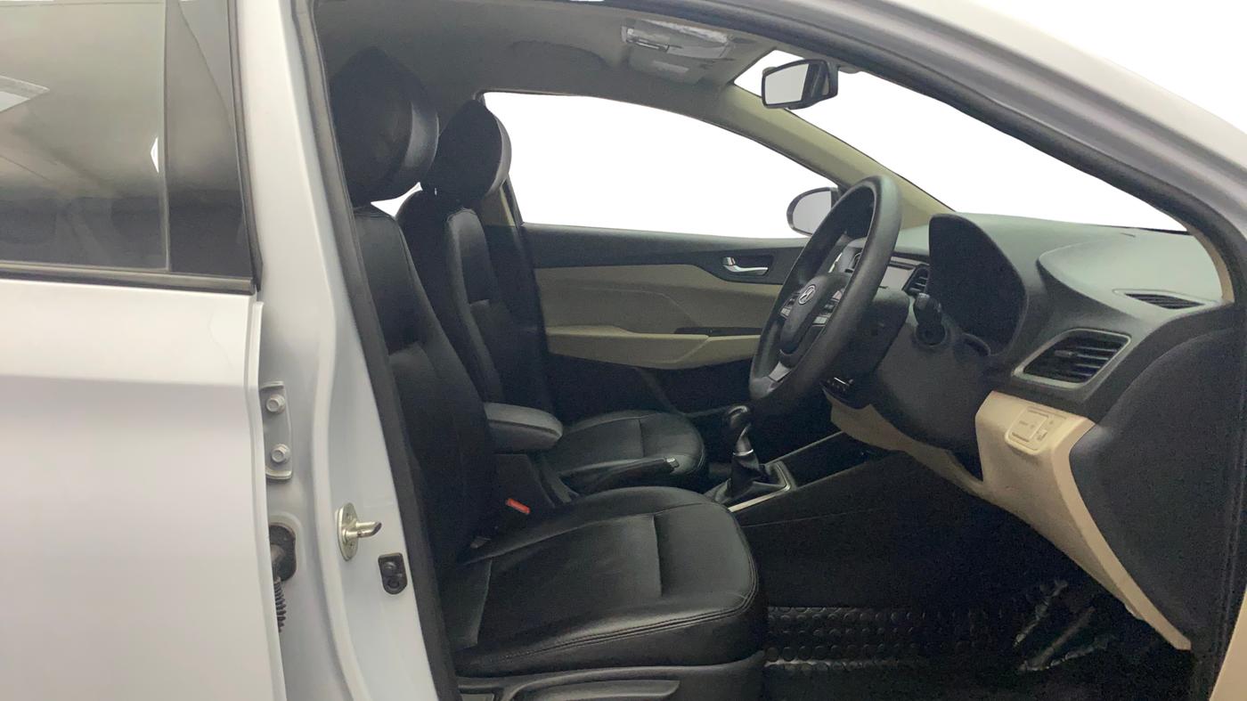 2018 Hyundai Verna 1.6 VTVT SX, Petrol, Manual, 58,400 km, Right Side Front Door Cabin