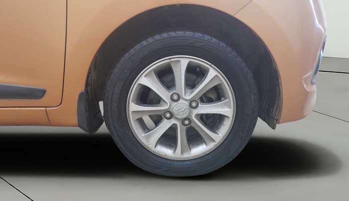 2016 Hyundai Grand i10 ASTA (O) 1.2 KAPPA VTVT, Petrol, Manual, 63,145 km, Right Front Wheel