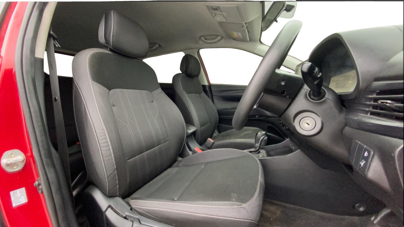 2020 Hyundai NEW I20 SPORTZ 1.2 AT, Petrol, Automatic, 55,273 km, Right Side Front Door Cabin