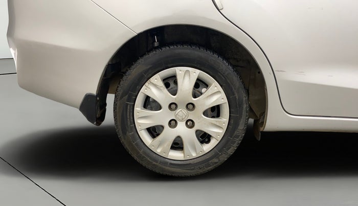 2013 Honda Amaze 1.2L I-VTEC S, CNG, Manual, 1,44,183 km, Right Rear Wheel