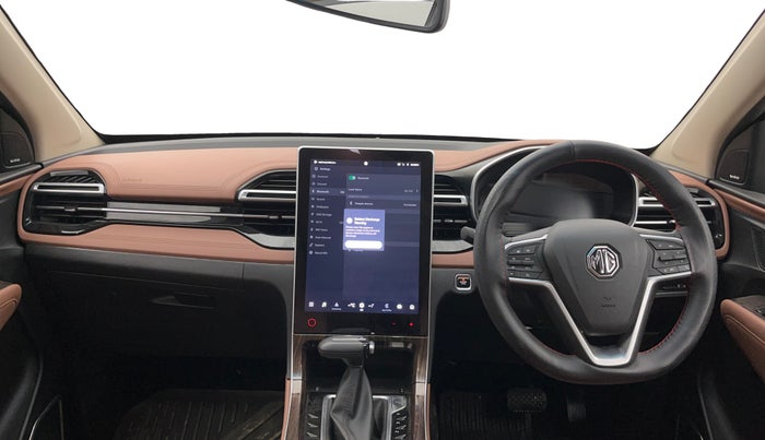 2024 MG HECTOR PLUS SHARP PRO 1.5 PETROL TURBO CVT 7 STR, Petrol, Automatic, 19,328 km, Dashboard