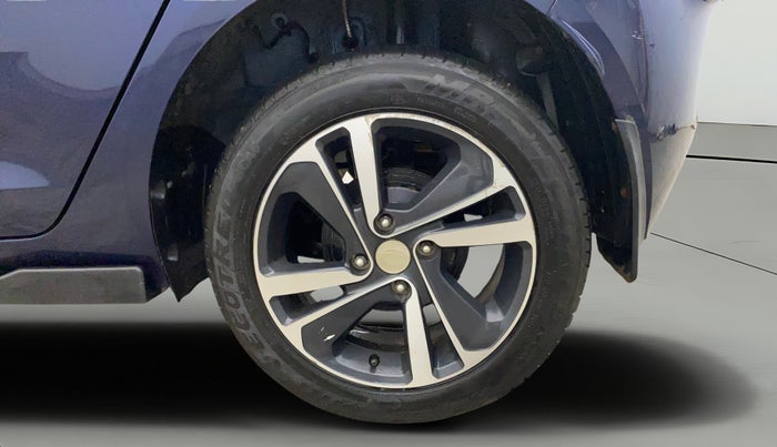 2024 Tata ALTROZ XZ PLUS SUNROOF CNG, CNG, Manual, 35,997 km, Left Rear Wheel