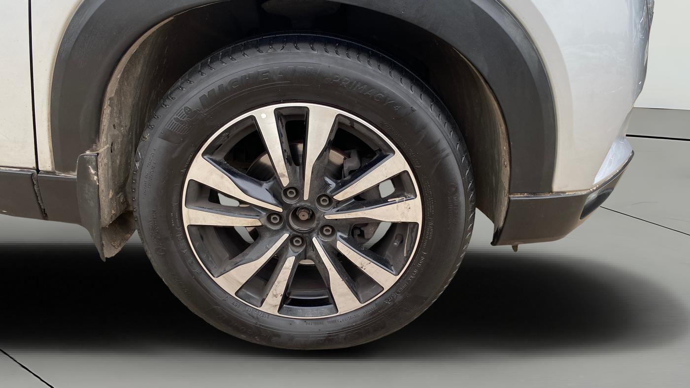 2020 Nissan Kicks XV TURBO 1.3 CVT, Petrol, Automatic, 83,462 km, Right Front Wheel