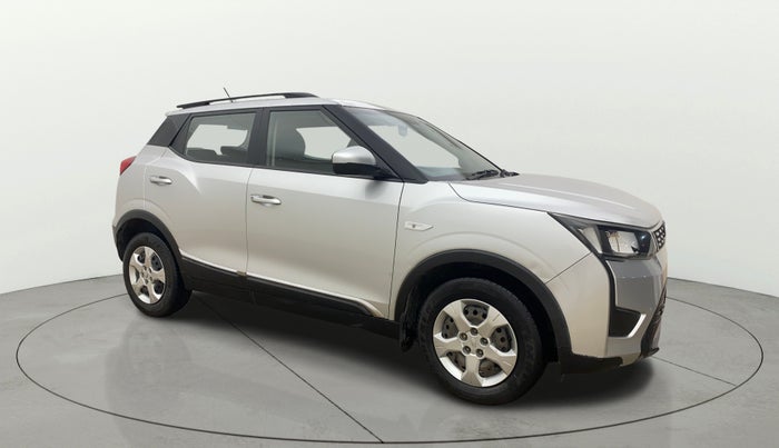 2019 Mahindra XUV300 W6 1.2 PETROL, Petrol, Manual, 36,925 km, Right Front Diagonal