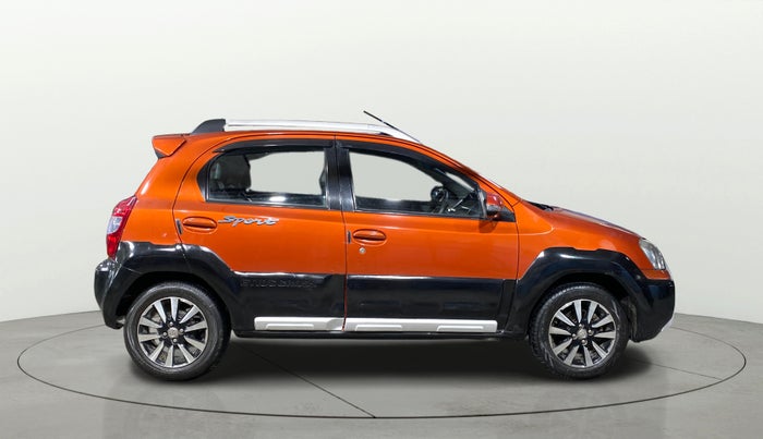 2017 Toyota Etios CROSS 1.2 G, Petrol, Manual, 1,09,423 km, Right Side View