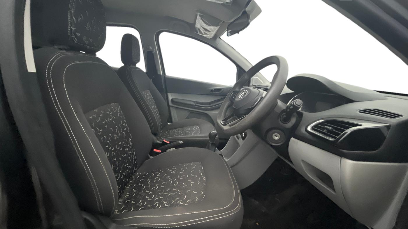 2021 Tata Tiago XT (O) PETROL, Petrol, Manual, 29,919 km, Right Side Front Door Cabin