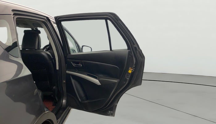 2015 Maruti S Cross ALPHA 1.6, Diesel, Manual, 1,49,991 km, RHS Rear Door