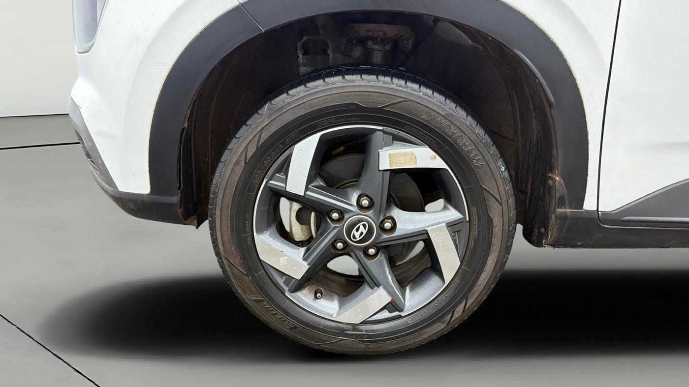 2021 Hyundai VENUE S 1.2, Petrol, Manual, 38,032 km, Left Front Wheel