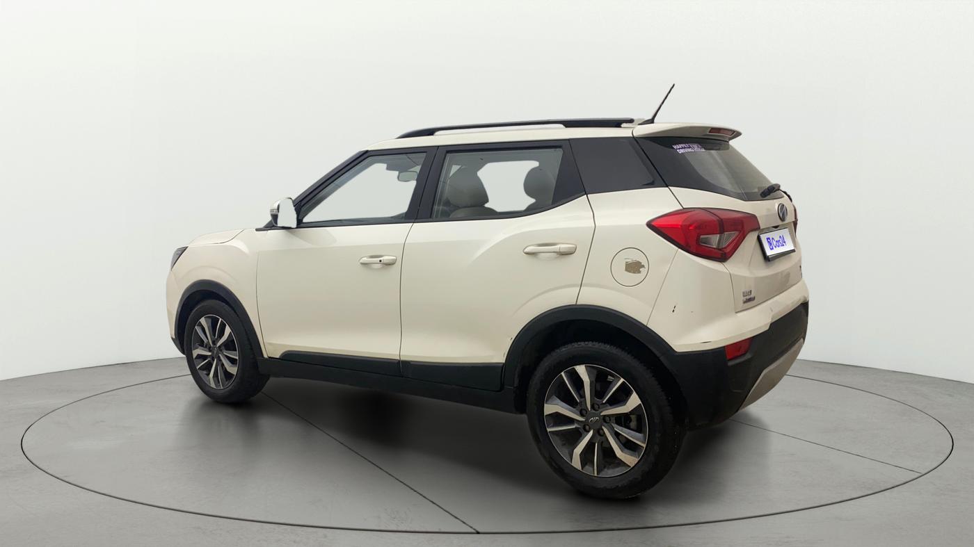 2021 Mahindra XUV300 W8 (O) 1.5 DIESEL AMT, Diesel, Automatic, 1,23,050 km, Left Back Diagonal