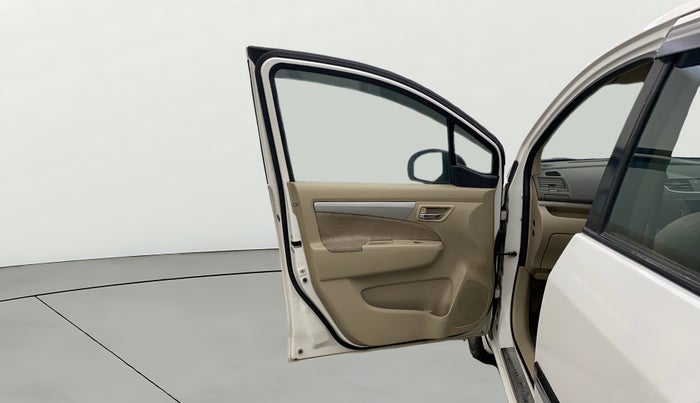 2015 Maruti Ertiga ZXI, Petrol, Manual, 96,665 km, LHS Front Door