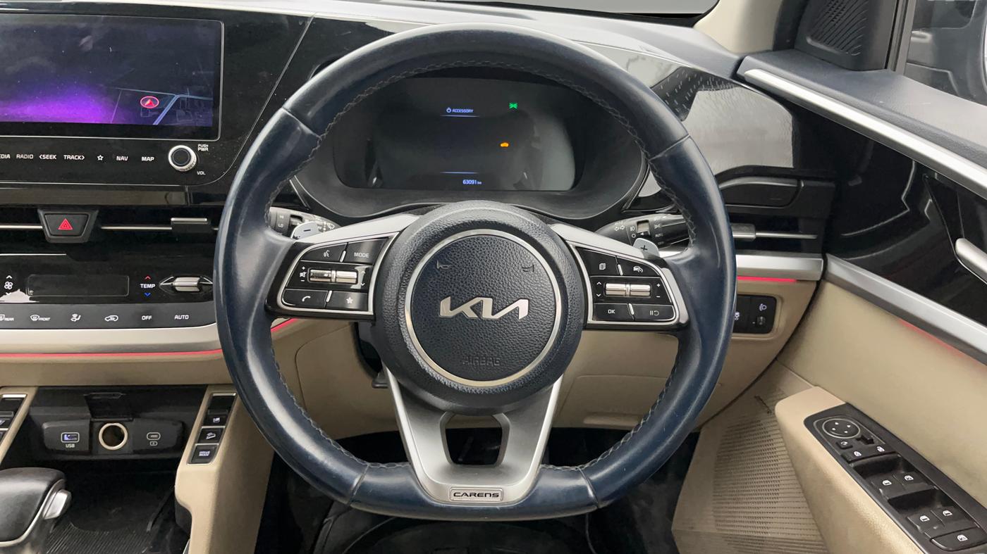 2022 KIA CARENS LUXURY PLUS 1.4 PETROL DCT 7 STR, Petrol, Automatic, 63,105 km, Steering Wheel Close Up
