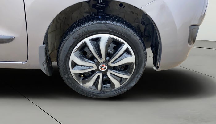 2012 Maruti Wagon R 1.0 LXI, Petrol, Manual, 1,05,087 km, Right Front Wheel