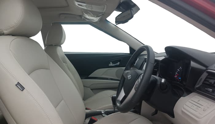 2022 Mahindra XUV300 W8 (O) 1.2 PETROL AMT, Petrol, Automatic, 12,444 km, Right Side Front Door Cabin