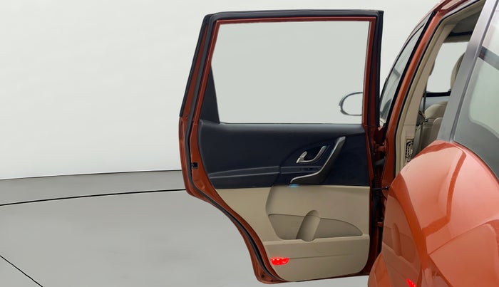 2016 Mahindra XUV500 W10 AWD AT, Diesel, Automatic, 73,395 km, LHS Rear Door