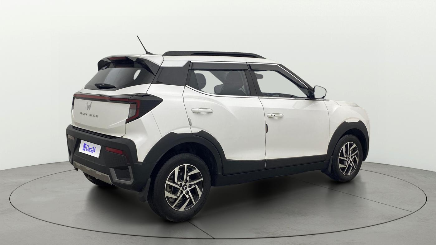 2024 Mahindra XUV 3XO AX5 1.2 L TCMPFI AT, Petrol, Automatic, 12,756 km, Right Back Diagonal