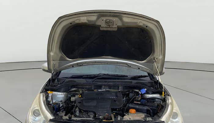 2015 Tata Zest XM 90PS DIESEL, Diesel, Manual, 1,05,410 km, Open Bonet