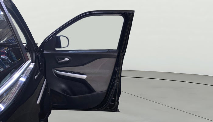 2022 Nissan MAGNITE XV MT, Petrol, Manual, 50,642 km, RHS Front Door