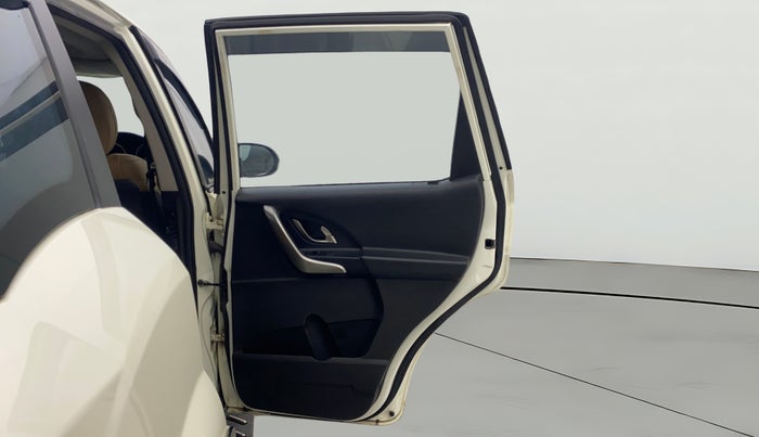 2020 Mahindra XUV500 W9, Diesel, Manual, 78,213 km, RHS Rear Door