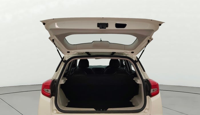 2023 Mahindra XUV300 W6 1.5 Diesel, Diesel, Manual, 95,027 km, Boot Door Open