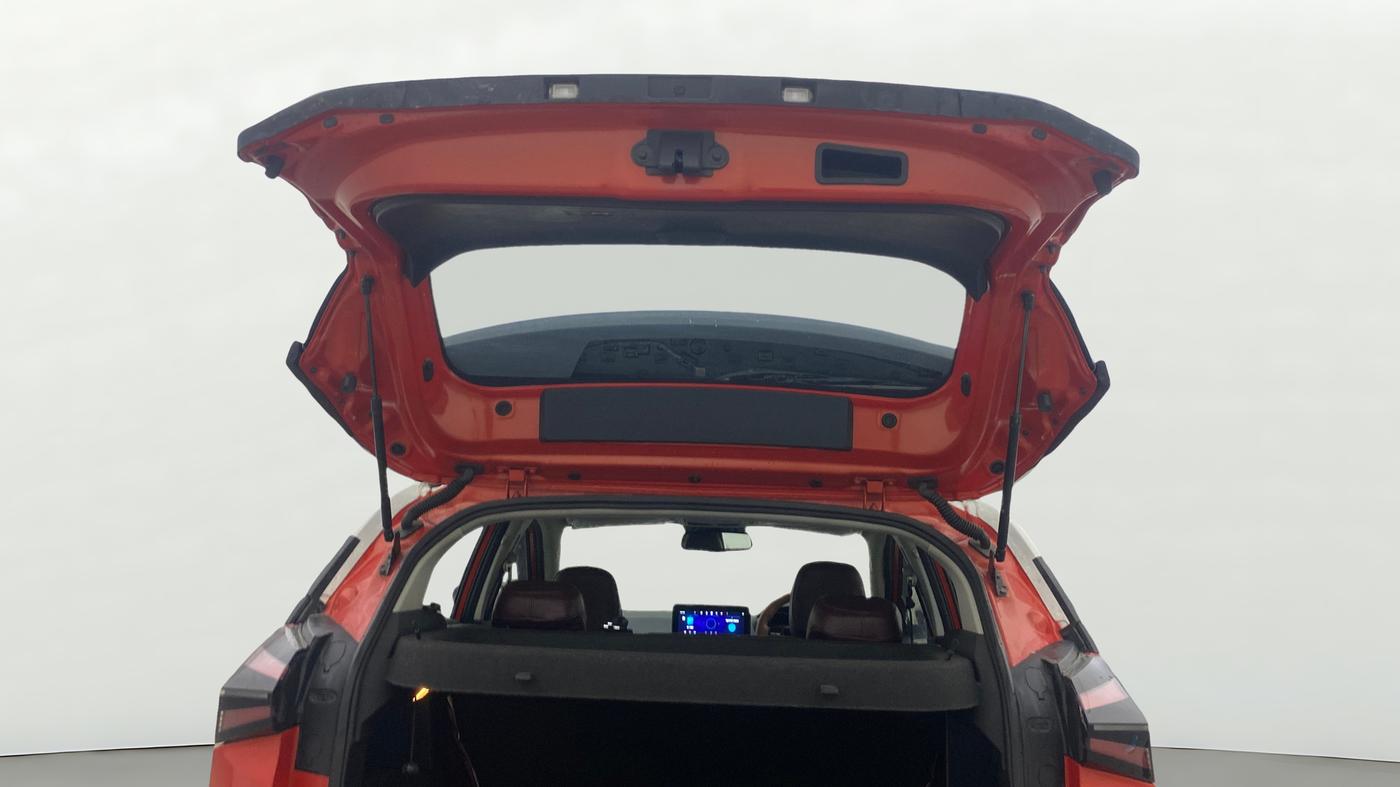 2024 Tata NEXON CREATIVE PLUS 1.2 REVOTRON 7 DCA DT, Petrol, Automatic, 25,742 km, Boot Door Open