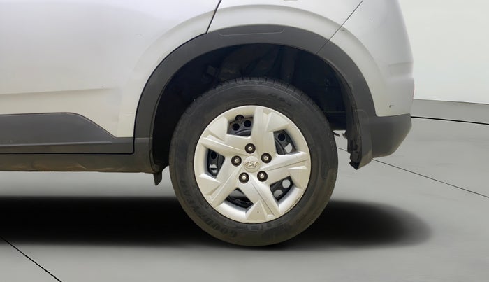 2021 Hyundai VENUE S 1.2, Petrol, Manual, 28,406 km, Left Rear Wheel