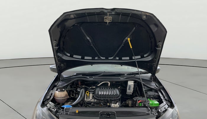 2018 Volkswagen Polo COMFORTLINE 1.0L MPI, Petrol, Manual, 88,840 km, Open Bonet