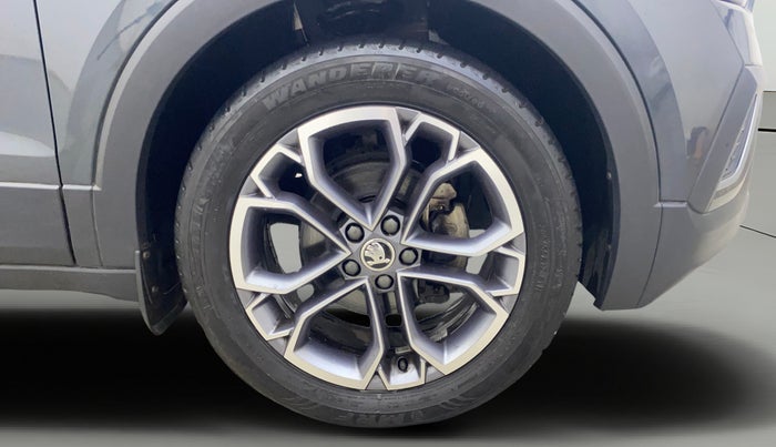 2023 Skoda KUSHAQ STYLE 1.0L TSI AT, Petrol, Automatic, 17,978 km, Right Front Wheel