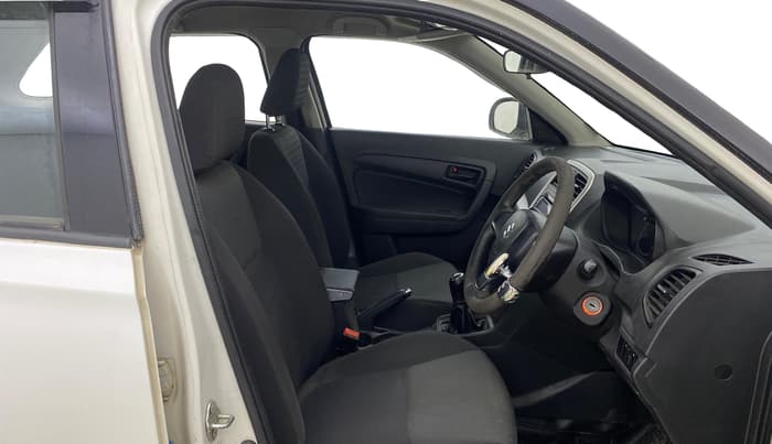 2016 Maruti Vitara Brezza LDI (O), Diesel, Manual, 1,20,785 km, Right Side Front Door Cabin