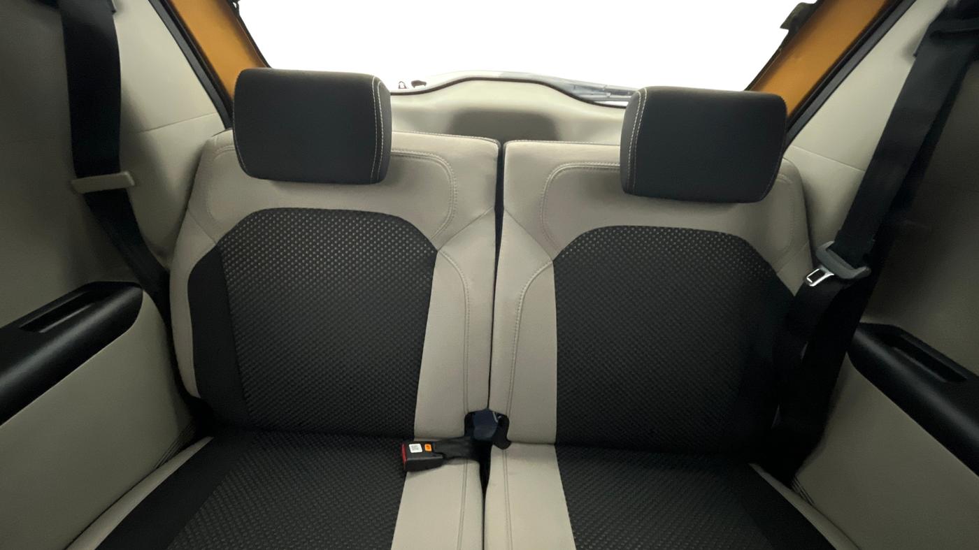 2022 Renault TRIBER RXZ, Petrol, Manual, 33,380 km, Third Seat Row ( optional )