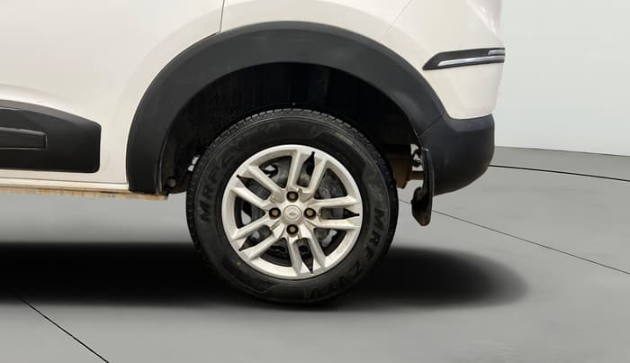 2024 Renault TRIBER RXT, Petrol, Manual, 30,558 km, Left Rear Wheel