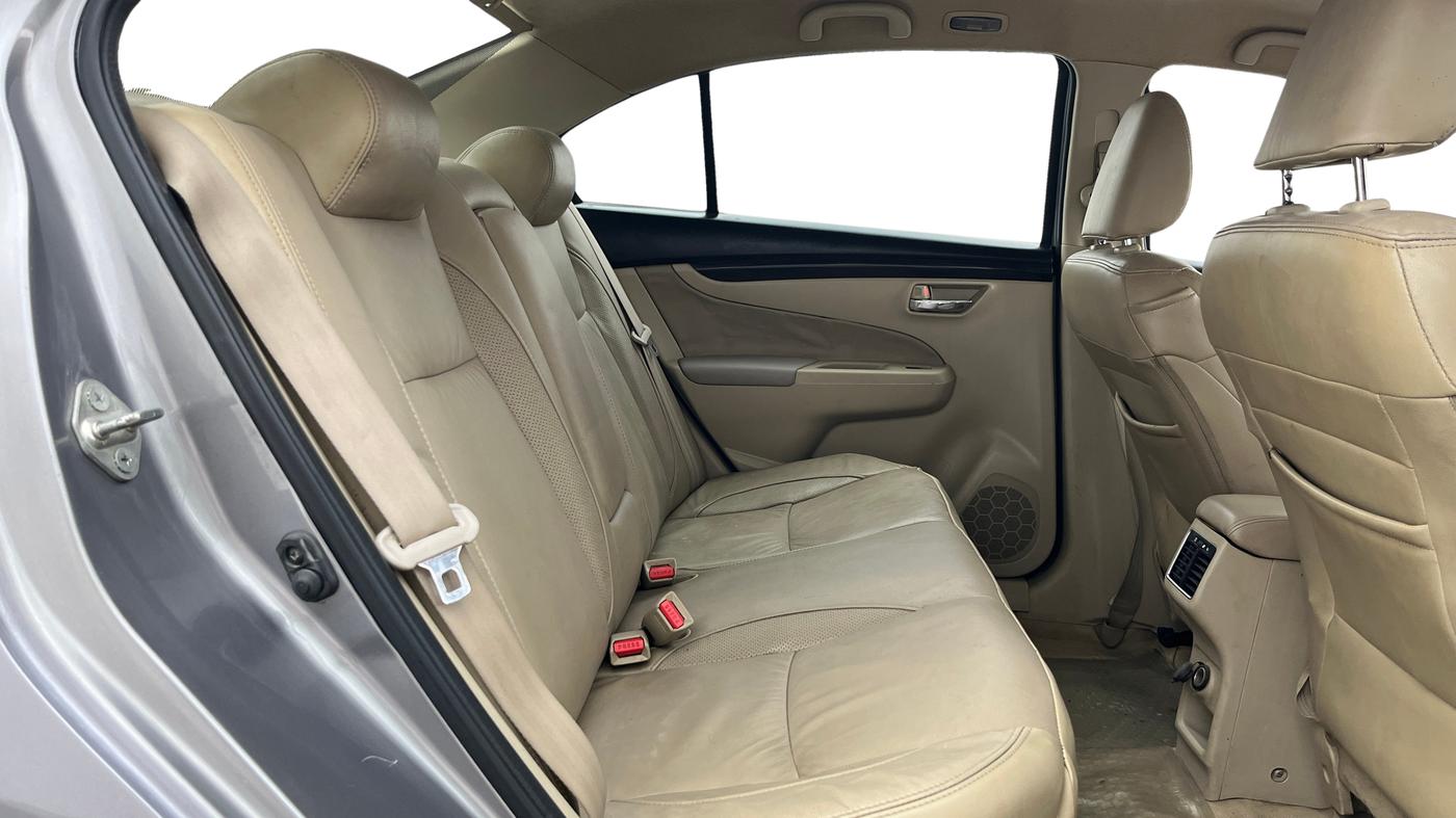 2016 Maruti Ciaz ZXI+ AT, Petrol, Automatic, 86,376 km, Right Side Rear Door Cabin