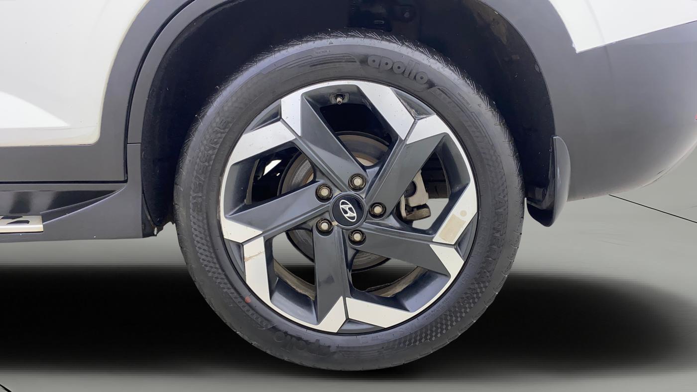 2022 Hyundai ALCAZAR PLATINUM(O) 7STR 1.5 AT, Diesel, Automatic, 55,324 km, Left Rear Wheel